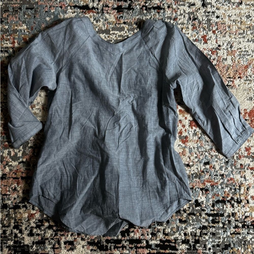 Women's Gray/Blue Button-Up Top - Picture 5 of 5